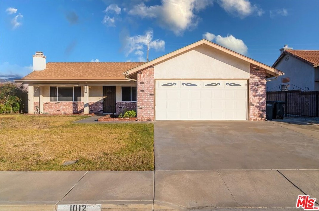 1012 Banbury Dr, Hemet, CA 92544-1816