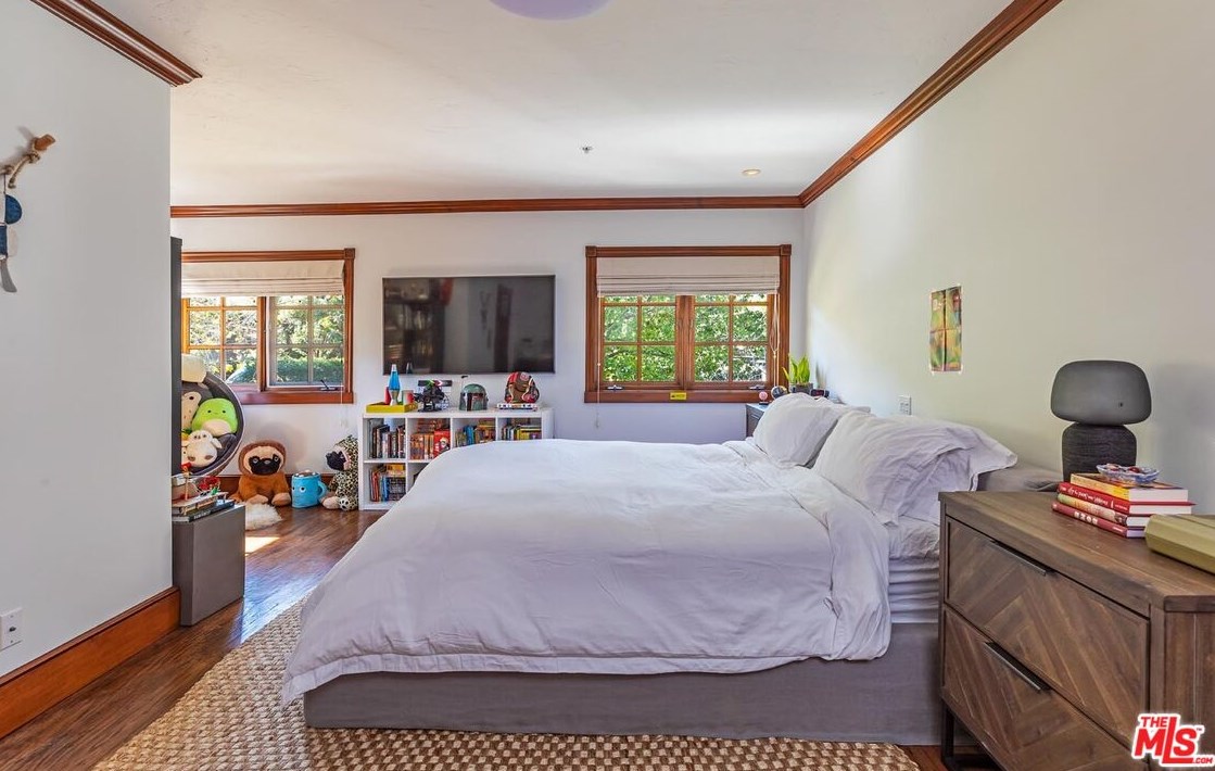 5721 Bonsall Dr, Malibu CA  90265-3816 exterior