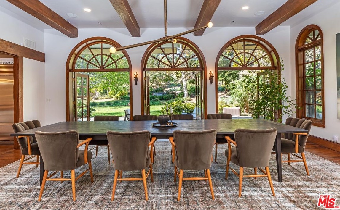 5721 Bonsall Dr, Malibu CA  90265-3816 exterior