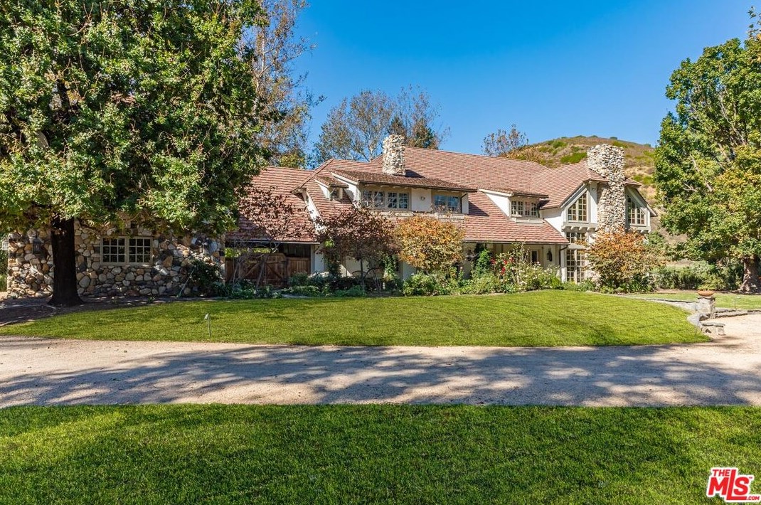 5721 Bonsall Dr, Malibu CA  90265-3816 exterior