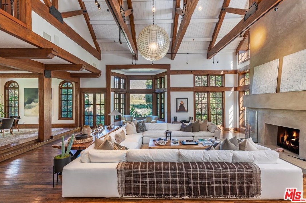 5721 Bonsall Dr, Malibu CA  90265-3816 exterior