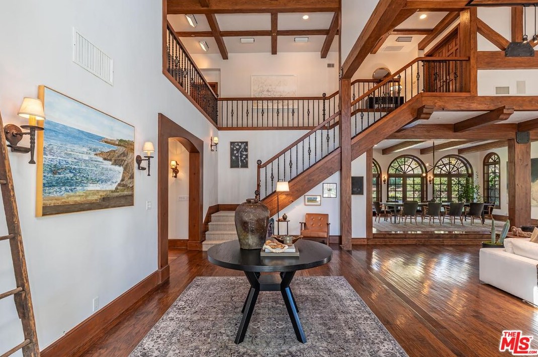 5721 Bonsall Dr, Malibu CA  90265-3816 exterior