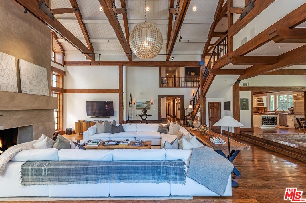 5721 Bonsall Dr, Malibu CA  90265-3816 exterior