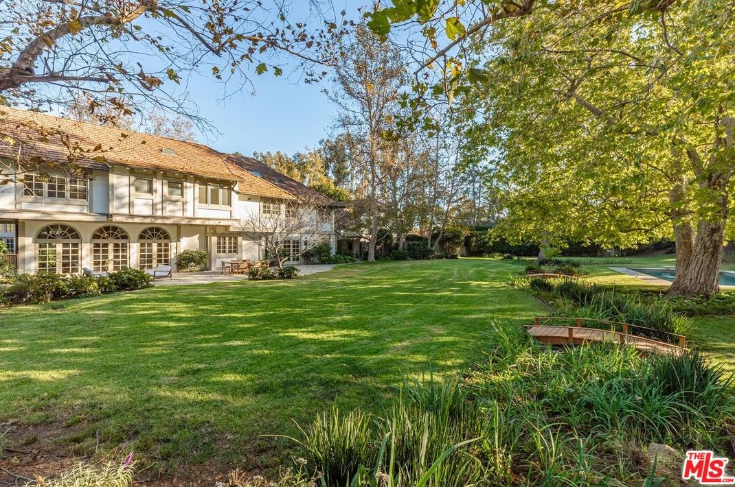 5721 Bonsall Dr, Malibu CA  90265-3816 exterior