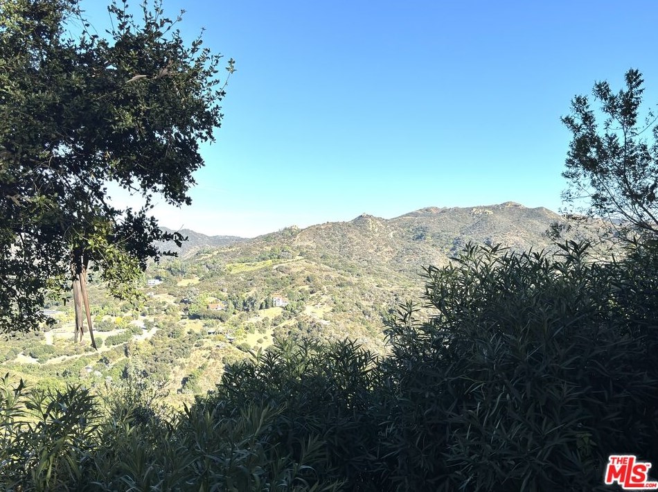 21327 W Hillside Dr, Topanga, CA 90290
