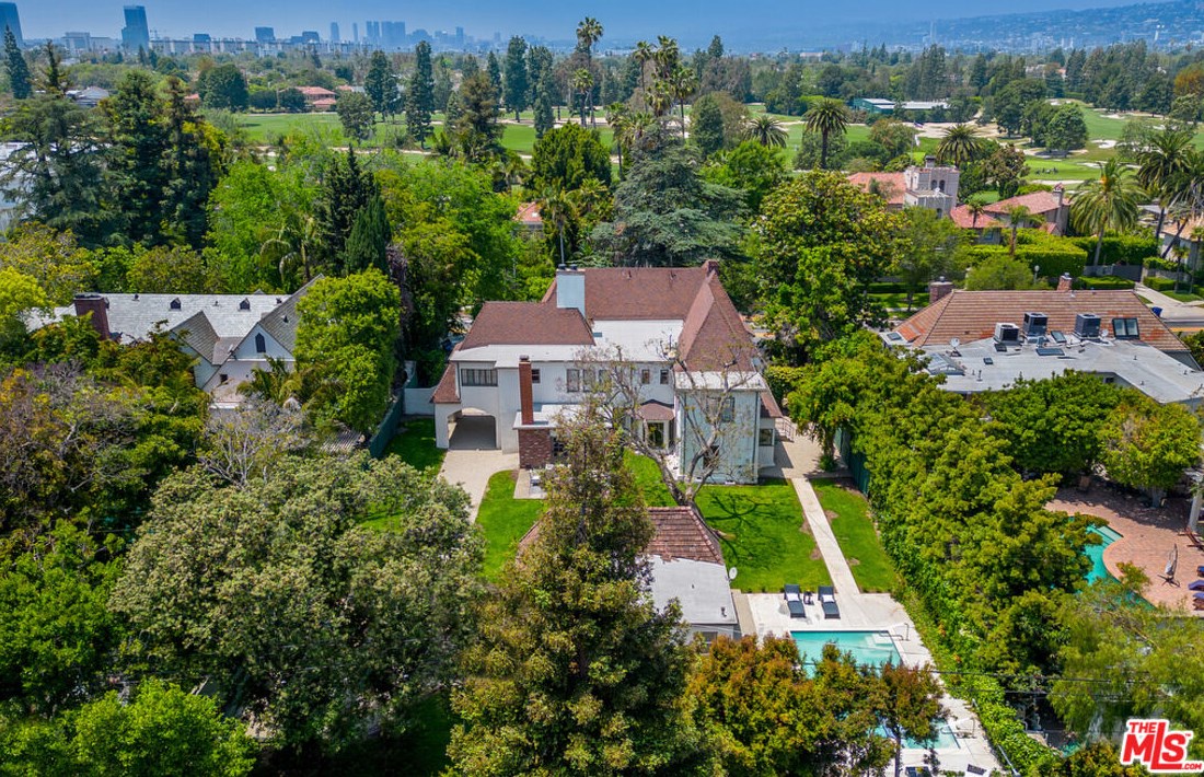 126 Rossmore Ave, Los Angeles CA  90004-3735 exterior