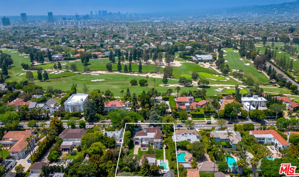 126 Rossmore Ave, Los Angeles CA  90004-3735 exterior