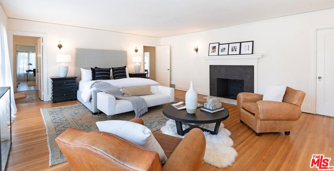 126 Rossmore Ave, Los Angeles CA  90004-3735 exterior