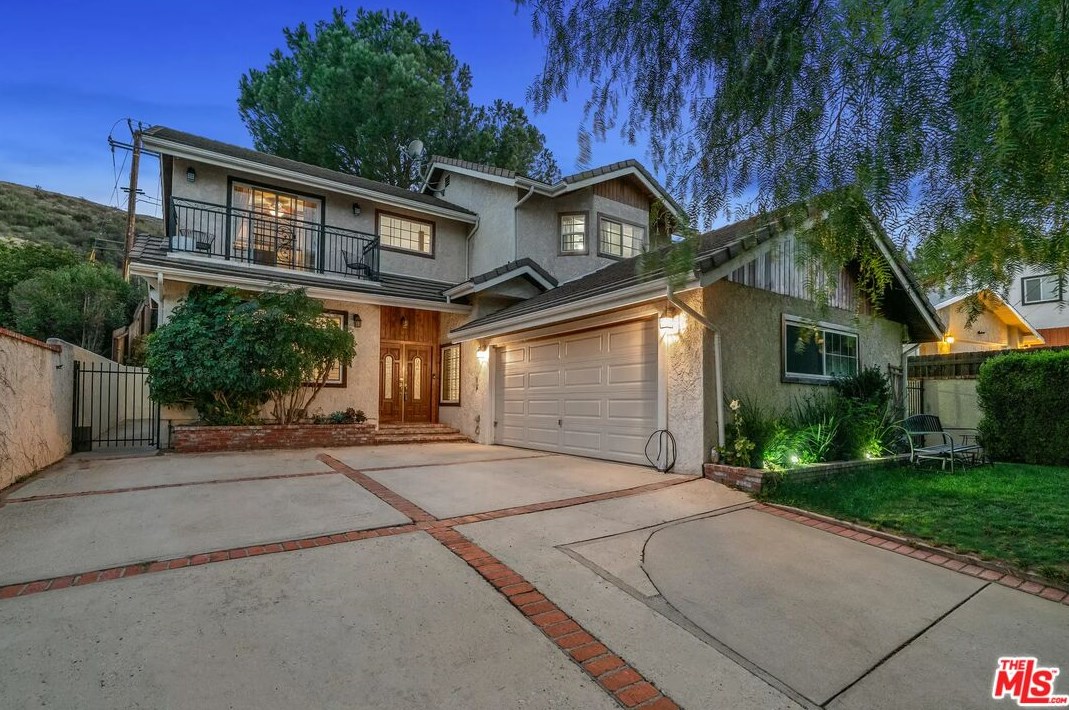 28348 Laura La Plante Dr, Calabasas, CA 91301