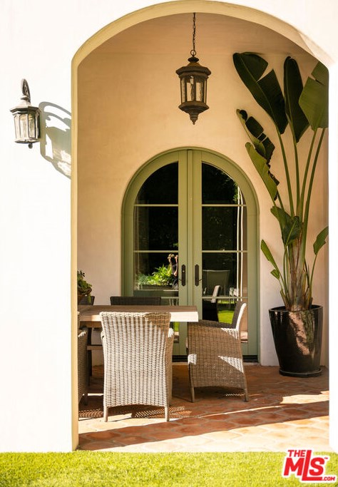 112 Edinburgh Ave, Los Angeles CA  90048-3606 exterior