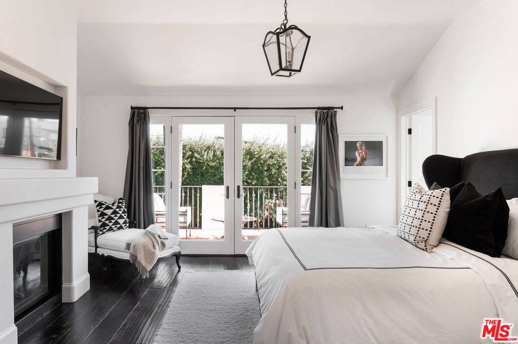 112 Edinburgh Ave, Los Angeles CA  90048-3606 exterior