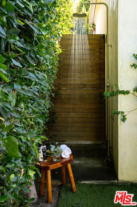 112 Edinburgh Ave, Los Angeles CA  90048-3606 exterior