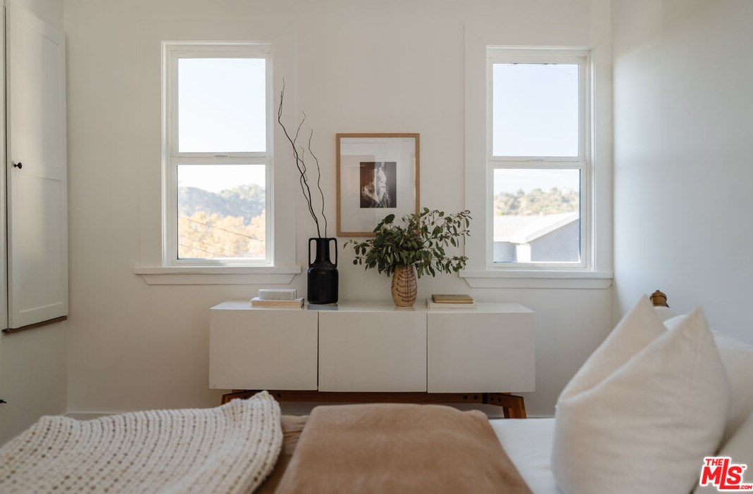 1134 Isabel St, Los Angeles CA  90065-1710 exterior