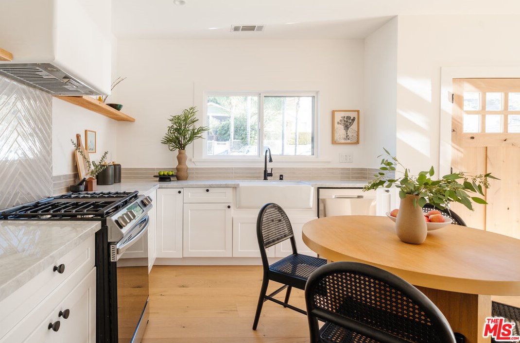 1134 Isabel St, Los Angeles CA  90065-1710 exterior