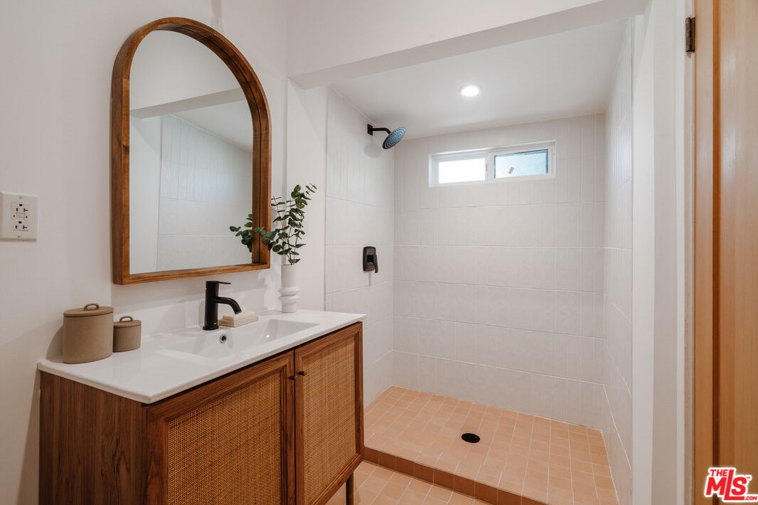 1134 Isabel St, Los Angeles CA  90065-1710 exterior