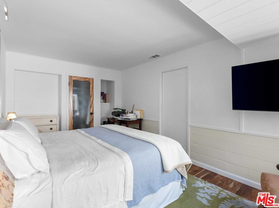 884 Beverly Glen Blvd, Los Angeles CA  90024-4604 exterior