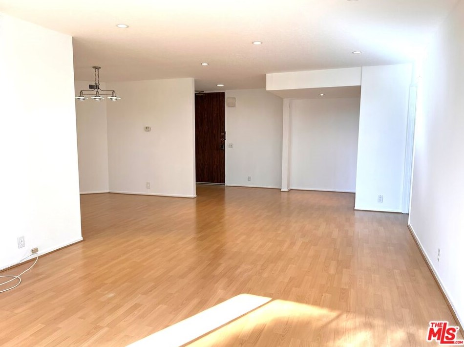 750 S Spaulding Ave #236, Los Angeles, CA 90036