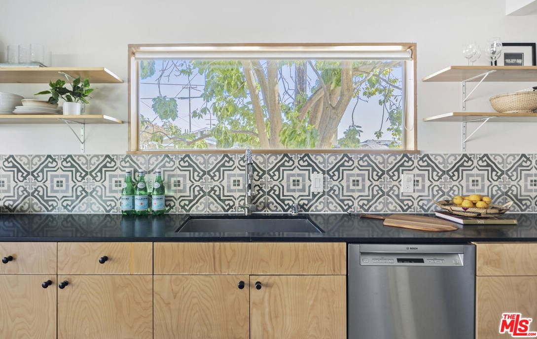 5740 Meridian St, Los Angeles CA  90042-2641 exterior