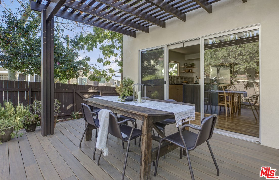 5740 Meridian St, Los Angeles CA  90042-2641 exterior