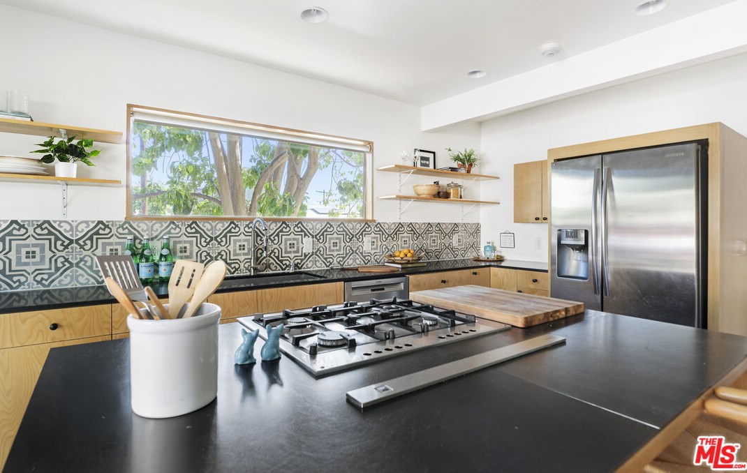 5740 Meridian St, Los Angeles CA  90042-2641 exterior