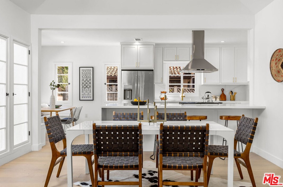 1071 Point View St, Los Angeles CA  90035-2616 exterior