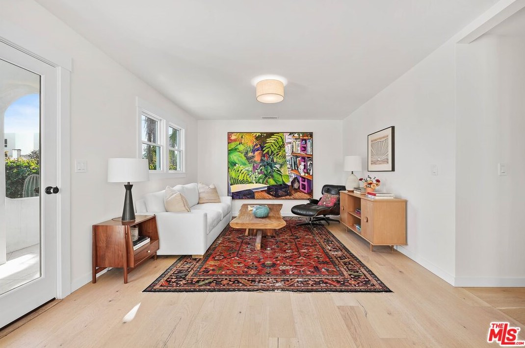 2831 Virginia Rd, Los Angeles CA  90016-3627 exterior