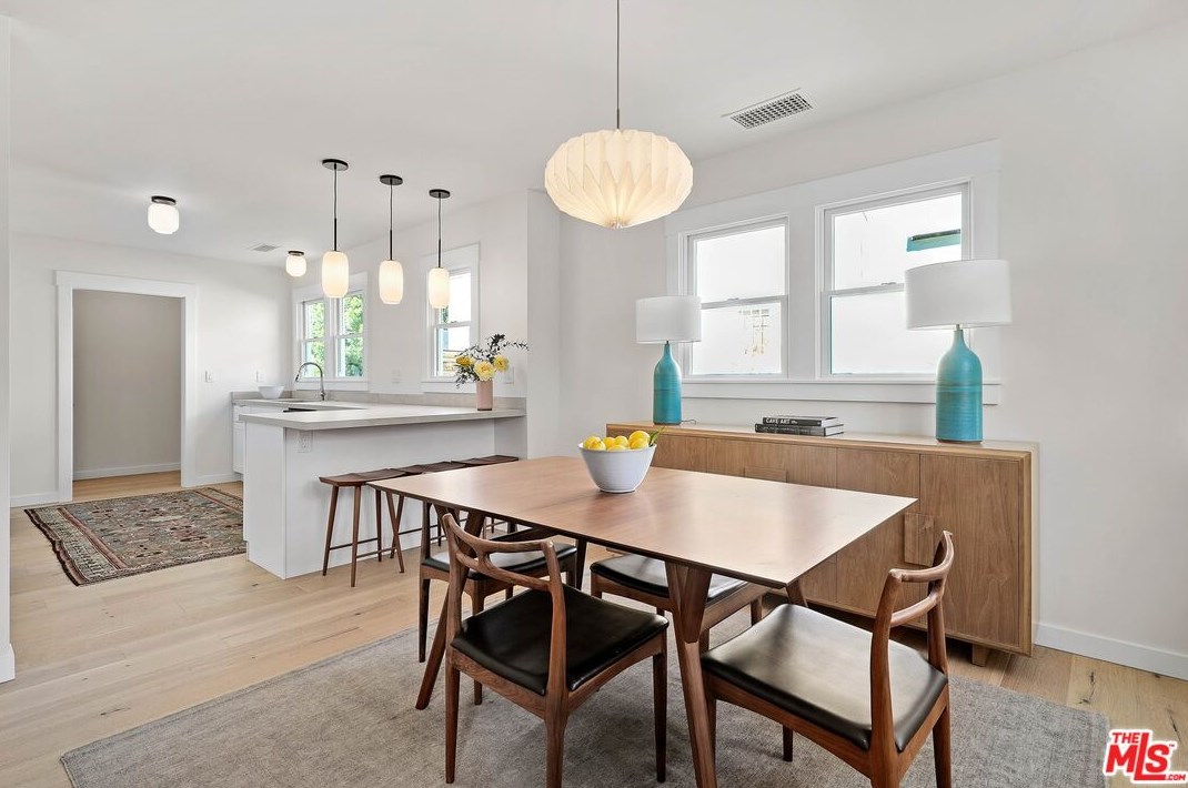 2831 Virginia Rd, Los Angeles CA  90016-3627 exterior