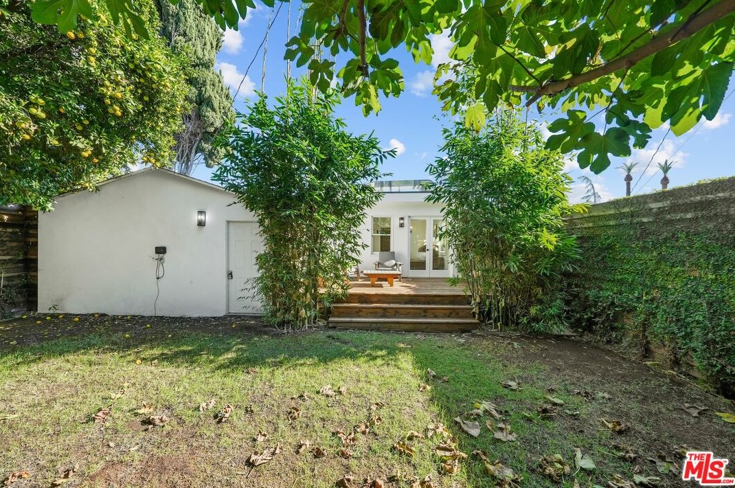 2831 Virginia Rd, Los Angeles CA  90016-3627 exterior