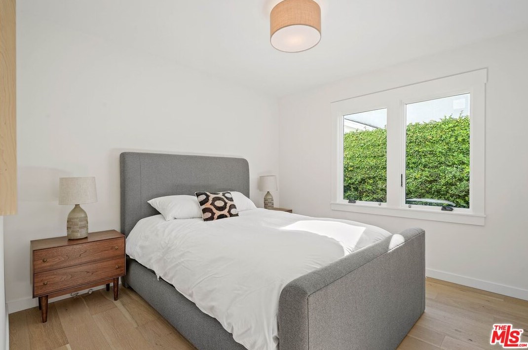 2831 Virginia Rd, Los Angeles CA  90016-3627 exterior