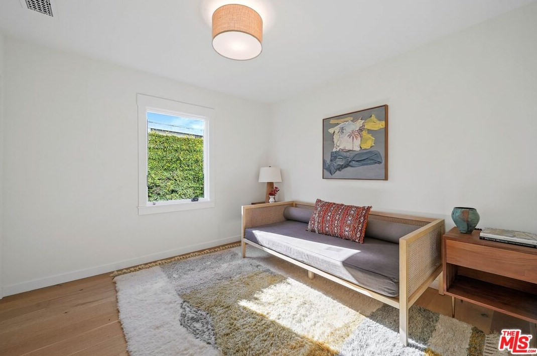 2831 Virginia Rd, Los Angeles CA  90016-3627 exterior