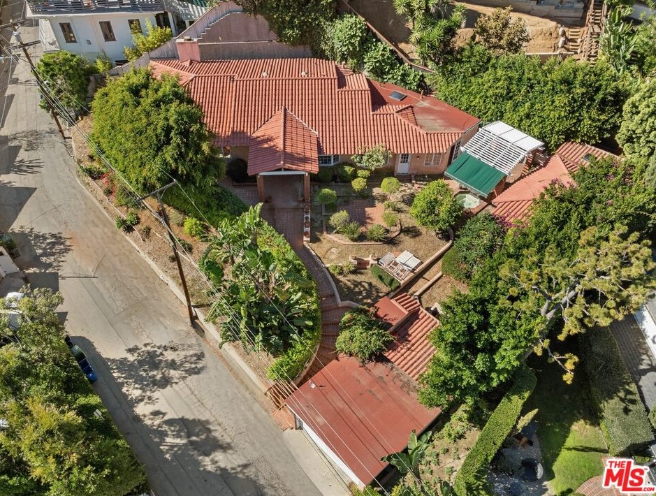 8819 Evanview Dr, Los Angeles CA  90069-1328 exterior