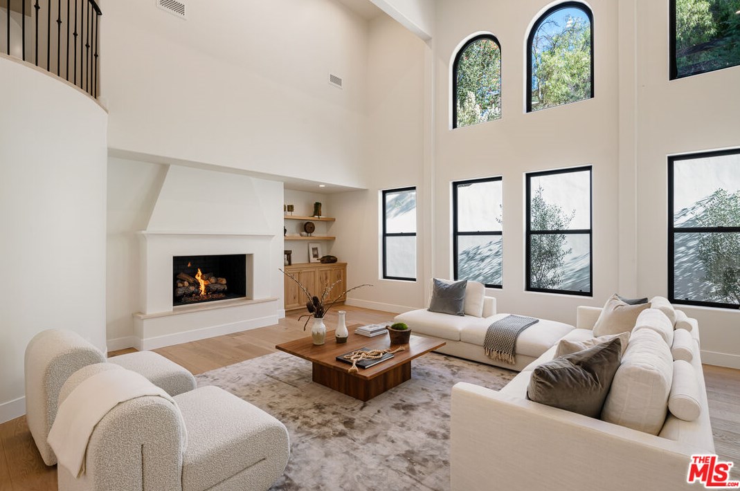 3940 Oeste Ave, North Hollywood, CA 91604
