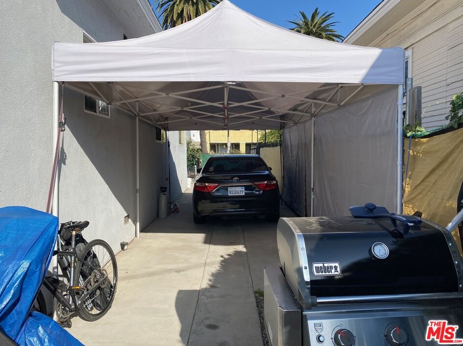 2746 14th St, Los Angeles CA  90006-4202 exterior