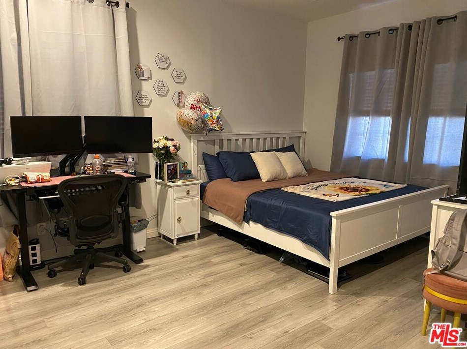 2746 14th St, Los Angeles CA  90006-4202 exterior