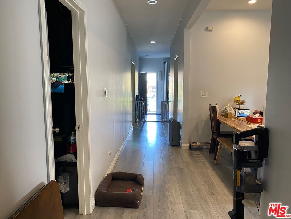 2746 14th St, Los Angeles CA  90006-4202 exterior