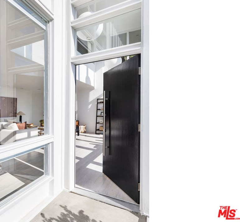 3631 Amesbury Rd, Los Angeles CA  90027-1303 exterior