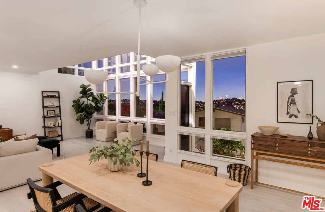 3631 Amesbury Rd, Los Angeles CA  90027-1303 exterior