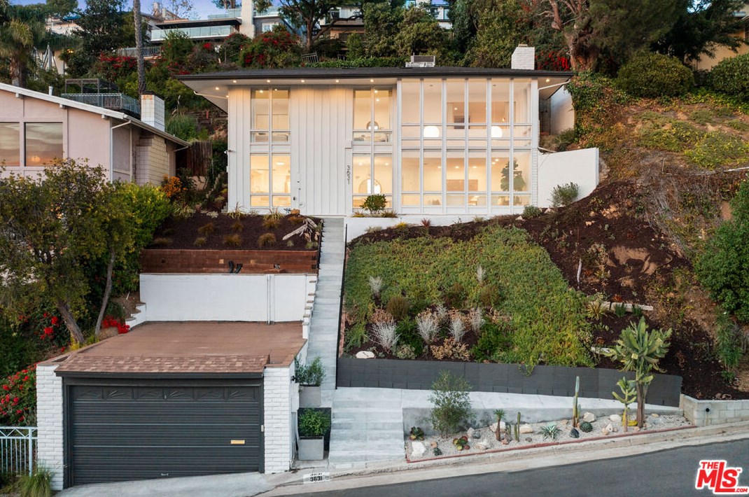 3631 Amesbury Rd, Los Angeles CA  90027-1303 exterior