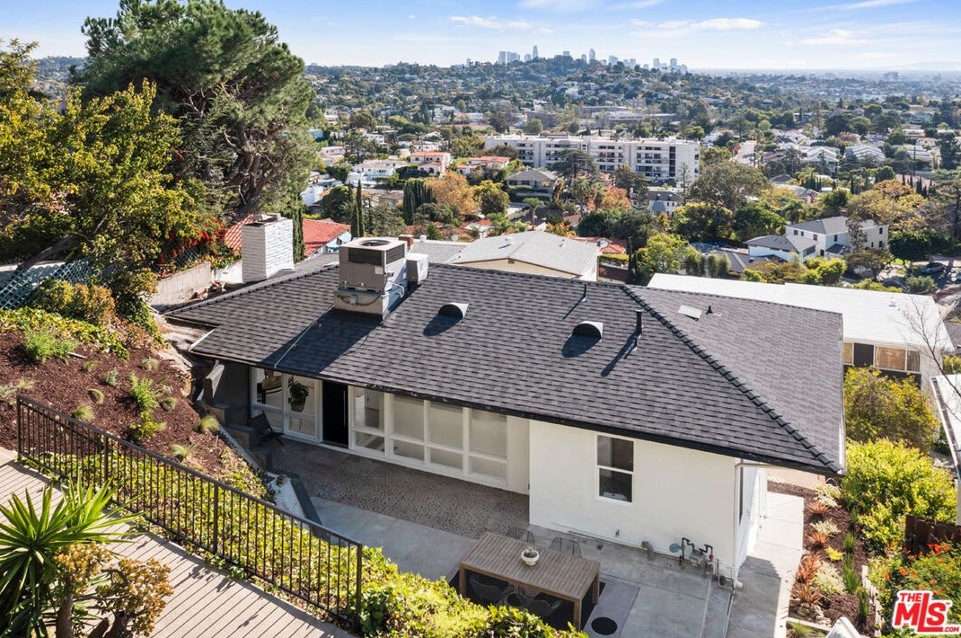 3631 Amesbury Rd, Los Angeles CA  90027-1303 exterior