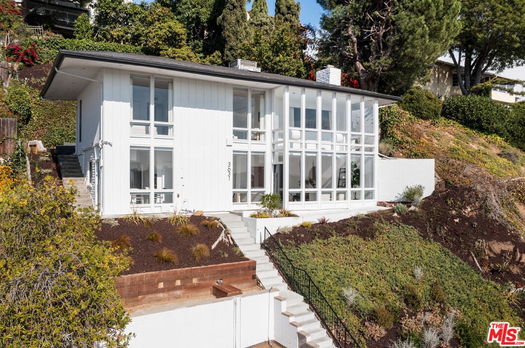 3631 Amesbury Rd, Los Angeles CA  90027-1303 exterior