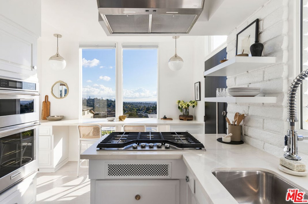 3631 Amesbury Rd, Los Angeles CA  90027-1303 exterior