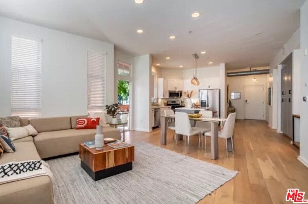 13020 Pacific Promenade, Los Angeles, CA 90094-4017