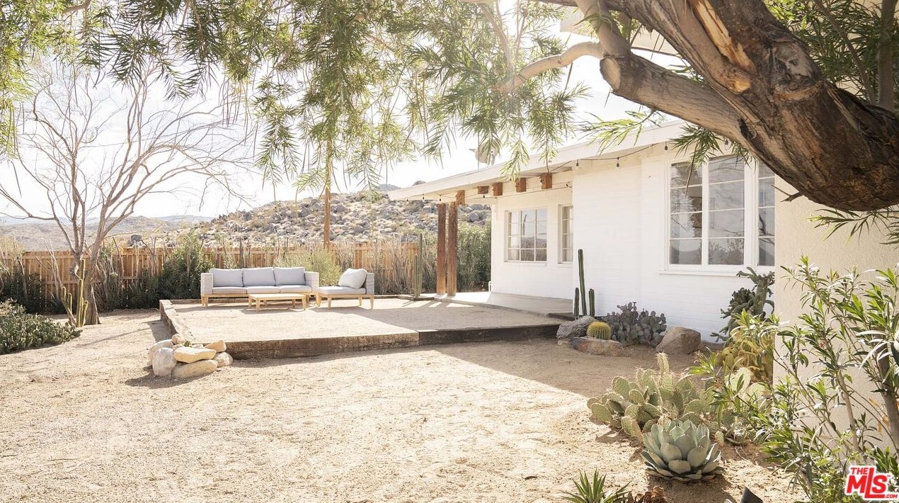 4696 Joshua Cove Dr, Joshua Tree CA  92252-1548 exterior