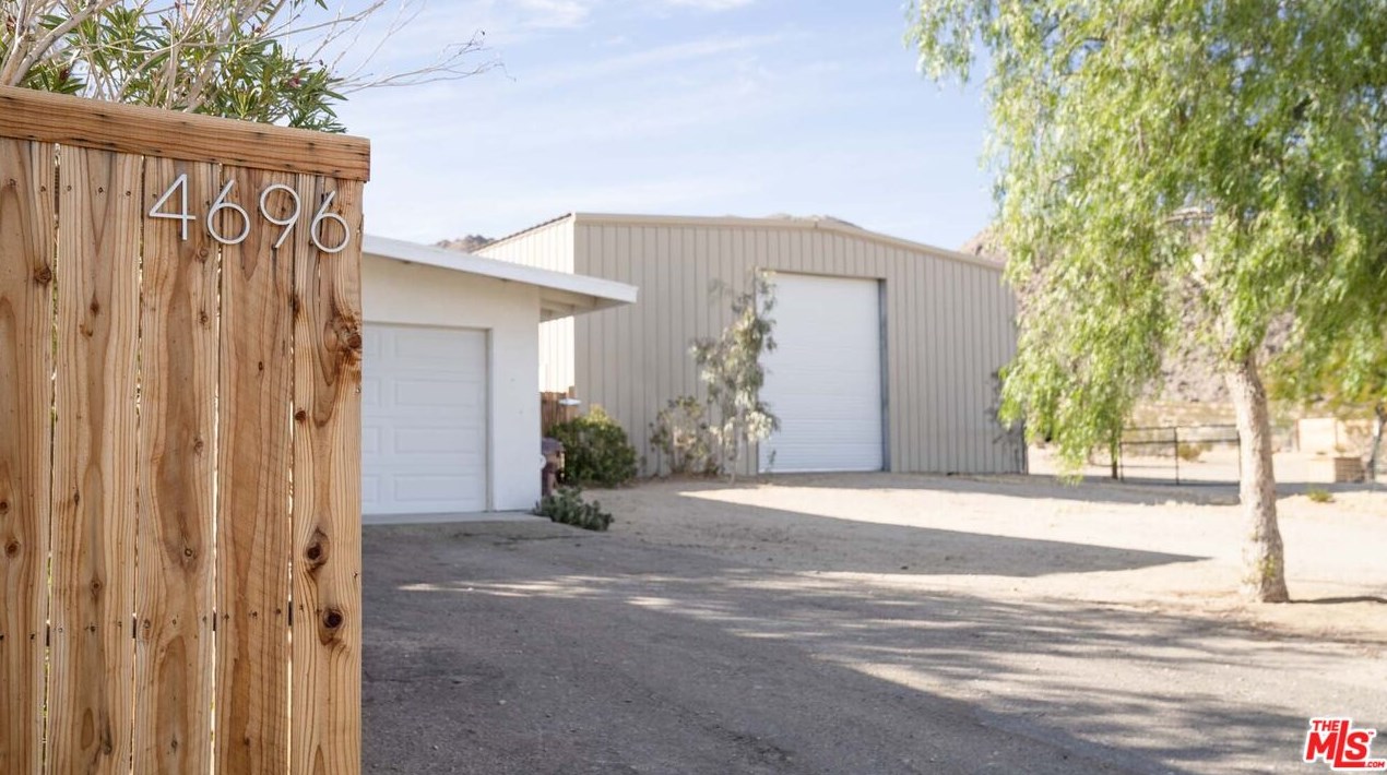 4696 Joshua Cove Dr, Joshua Tree CA  92252-1548 exterior