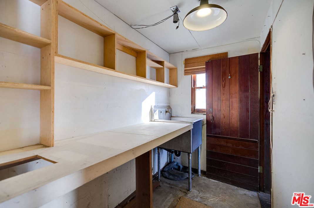 11358 Hannum Ave, Los Angeles CA  90230-6129 exterior