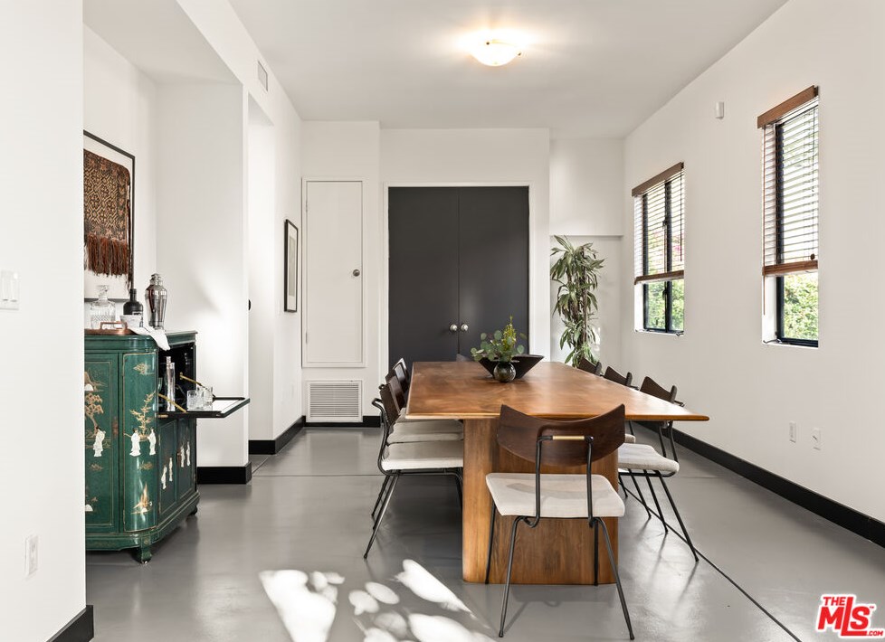 11959 Charnock Rd, Los Angeles CA  90066-2843 exterior