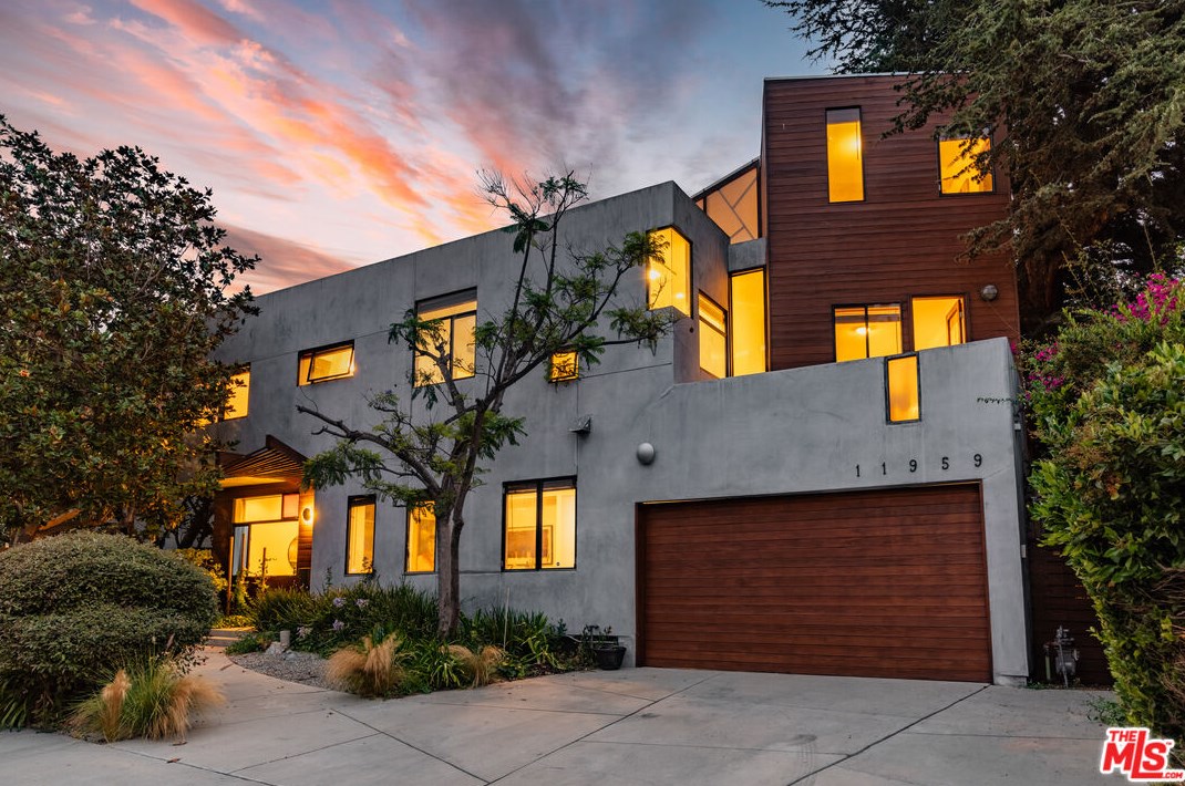 11959 Charnock Rd, Los Angeles CA  90066-2843 exterior