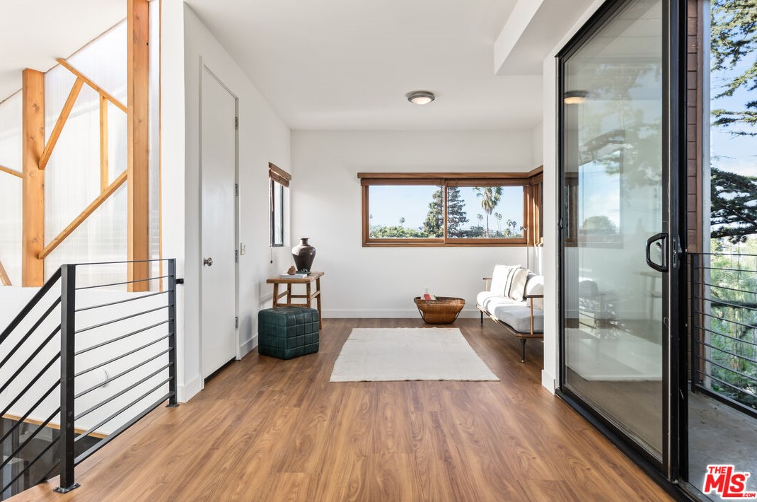 11959 Charnock Rd, Los Angeles CA  90066-2843 exterior