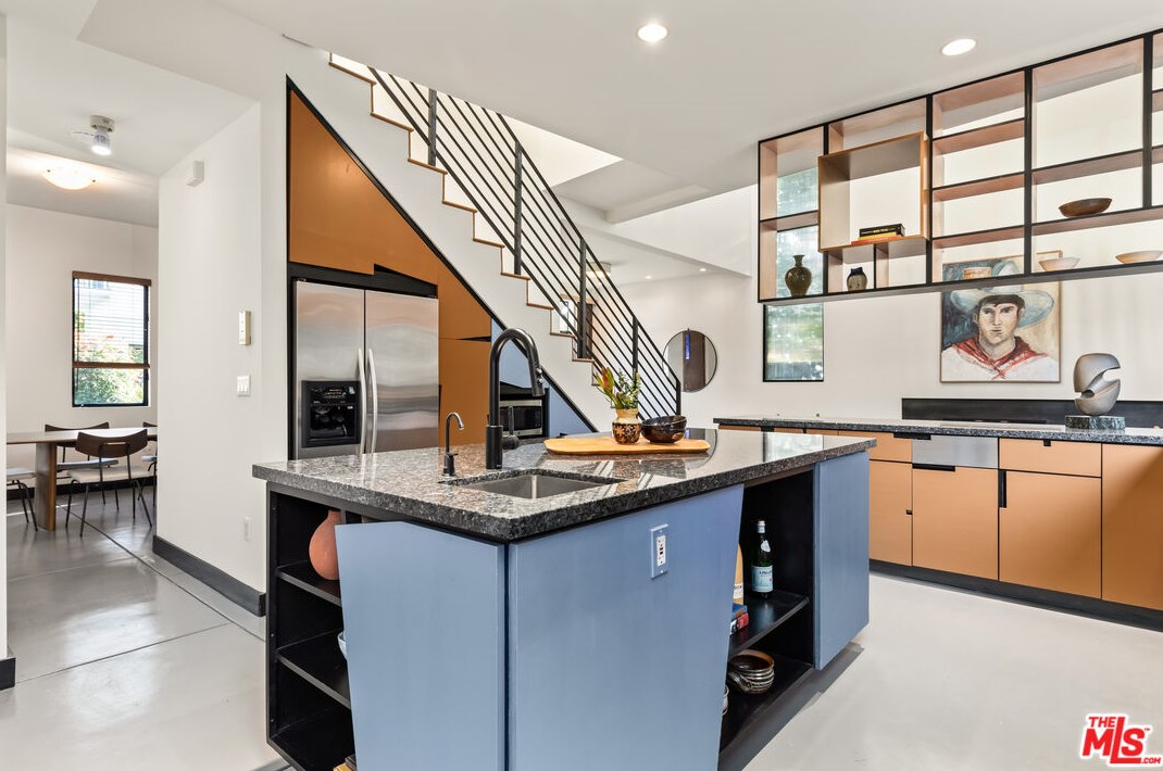 11959 Charnock Rd, Los Angeles CA  90066-2843 exterior