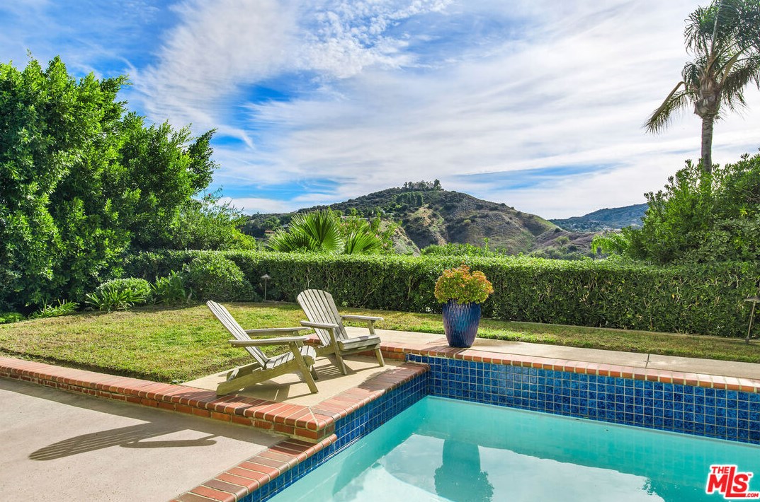 24120 Park Rosso, Calabasas, CA 91302